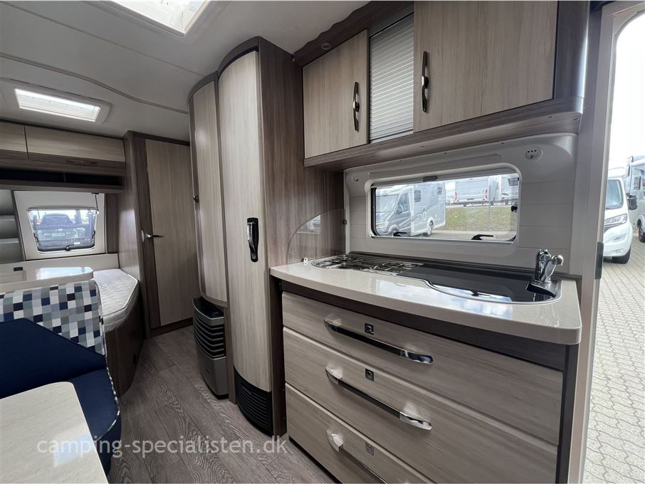 Hobby De Luxe 560 KMFe